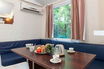 Best Holiday Hotel Гримо Екстериор снимка