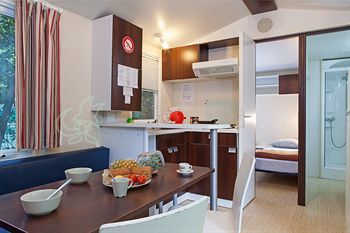 Best Holiday Hotel Гримо Екстериор снимка