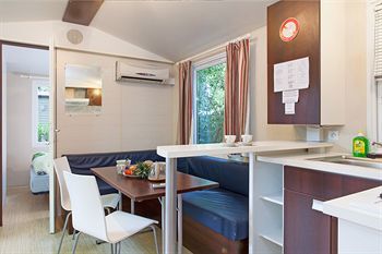 Best Holiday Hotel Гримо Екстериор снимка
